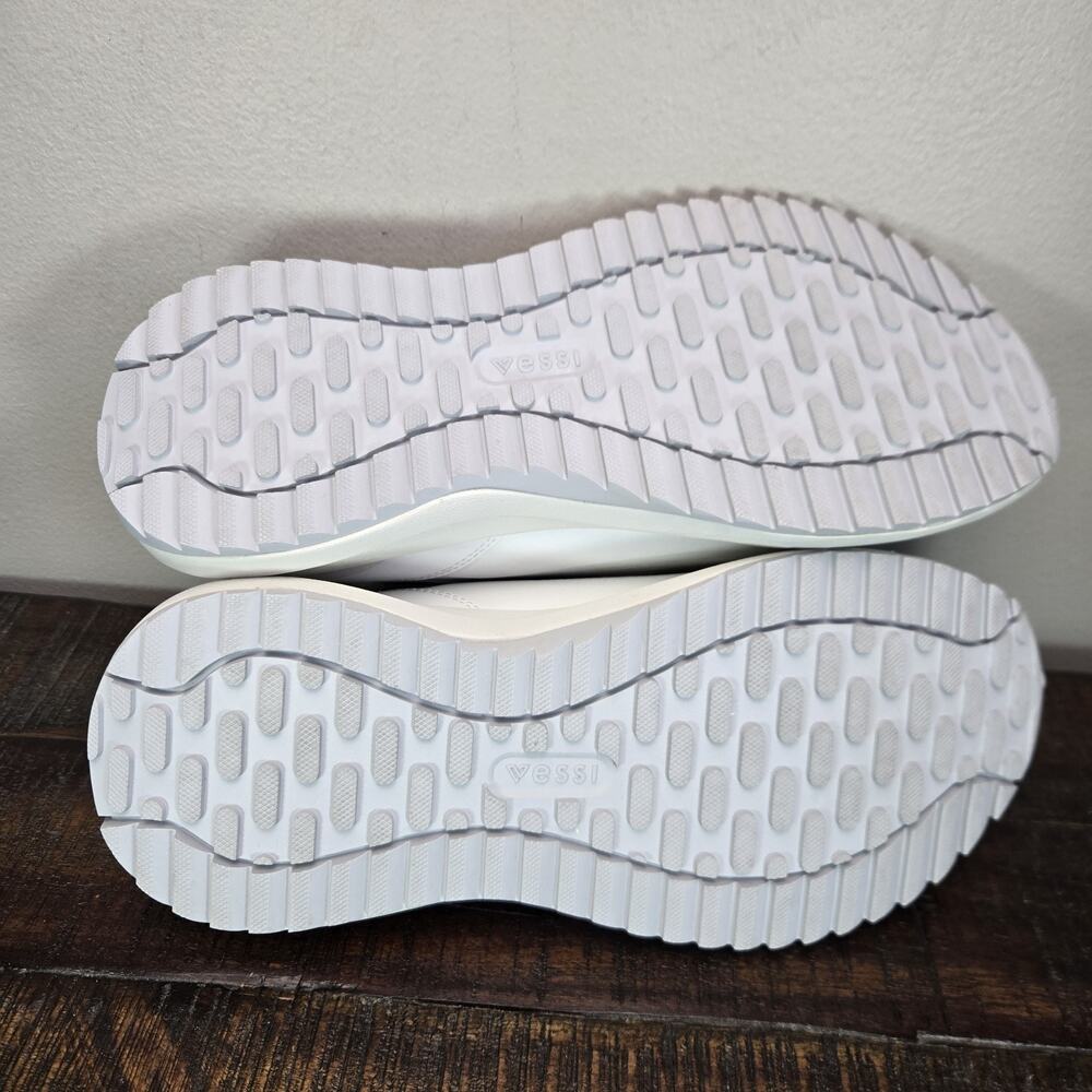 Vessi Stormburst Lowtop Womens Size 8 Waterproof Shoes Sneakers Hiking White - Picture 9 of 12
